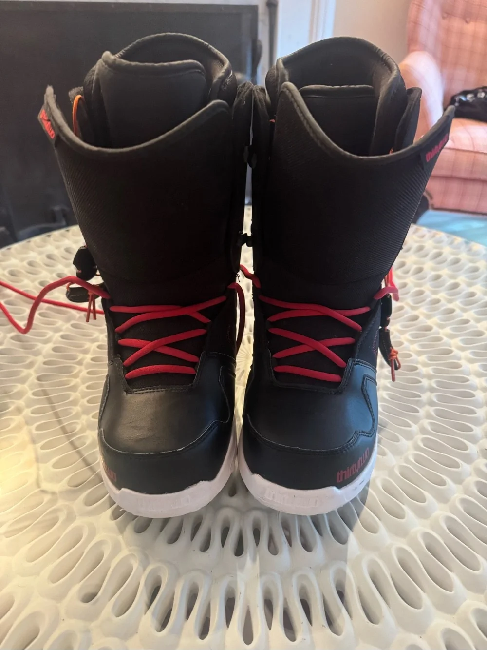 Men’s Black snowboarding Boots with Red Details